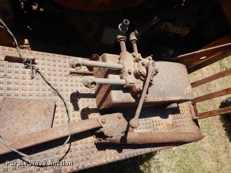 image for item DK0371 1942 Oliver HG42  crawler tractor