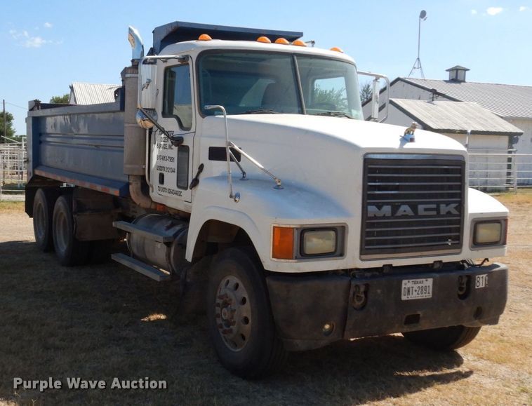 image for item DK0383 2007 Mack CHN613  dump truck