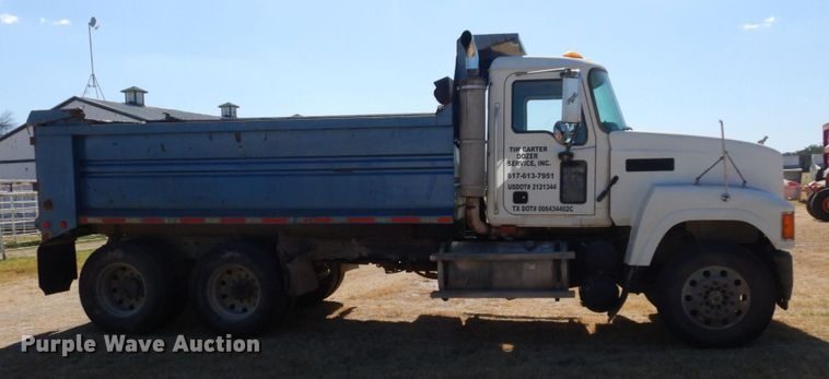 image for item DK0383 2007 Mack CHN613  dump truck