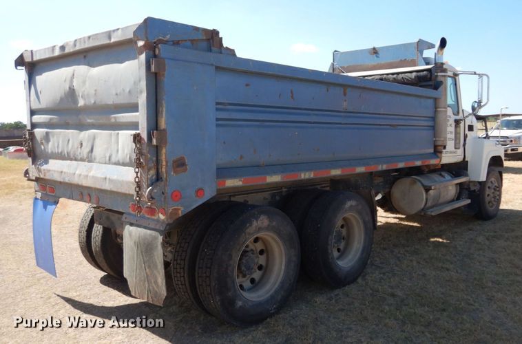 image for item DK0383 2007 Mack CHN613  dump truck