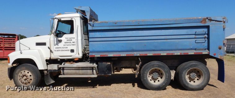 image for item DK0383 2007 Mack CHN613  dump truck