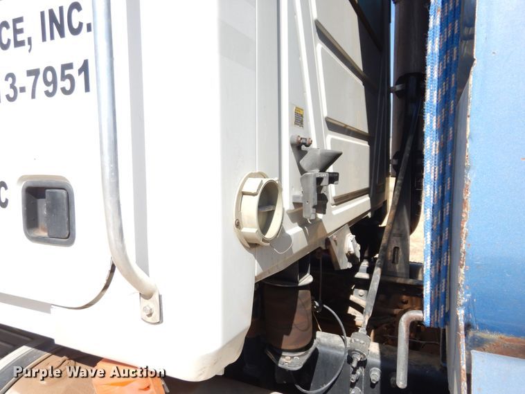 image for item DK0383 2007 Mack CHN613  dump truck