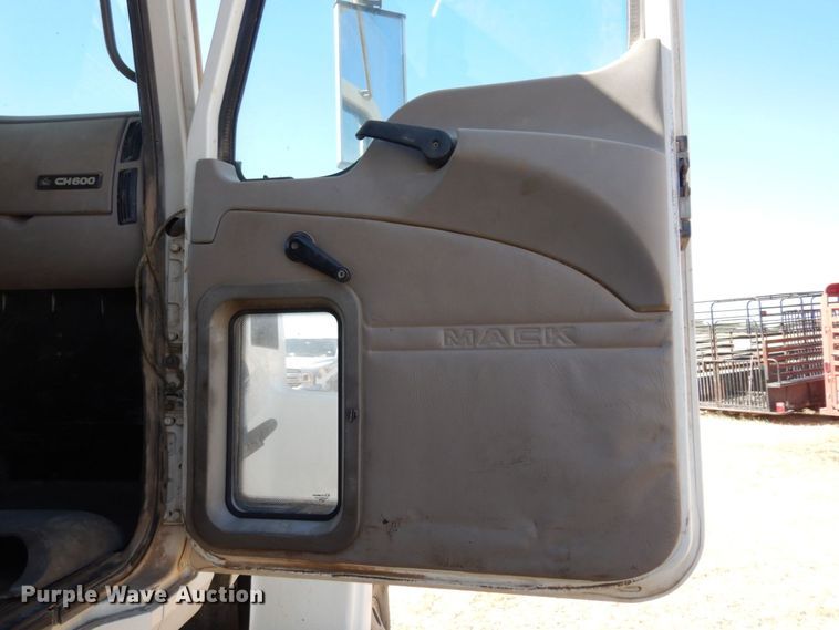 image for item DK0383 2007 Mack CHN613  dump truck