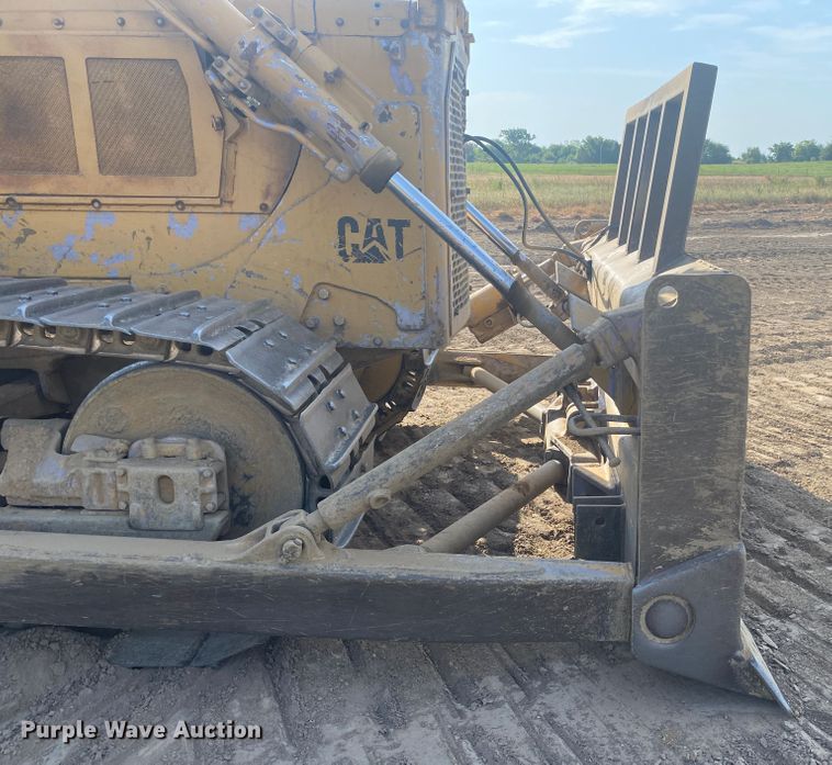image for item DK6270 1980 Caterpillar D6D  dozer