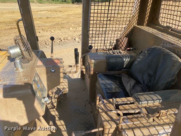 image for item DK6270 1980 Caterpillar D6D  dozer