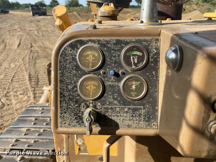 image for item DK6270 1980 Caterpillar D6D  dozer