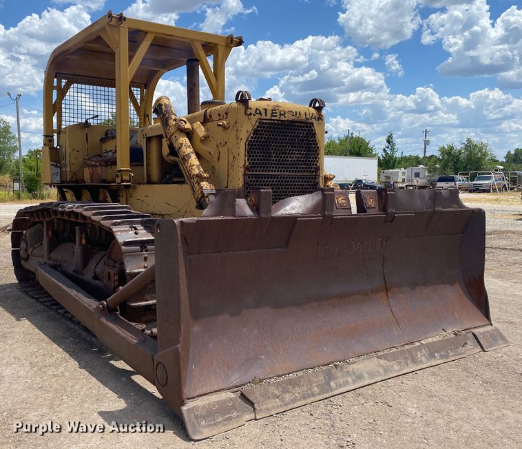 image for item DK6282 1967 Caterpillar D6C  dozer