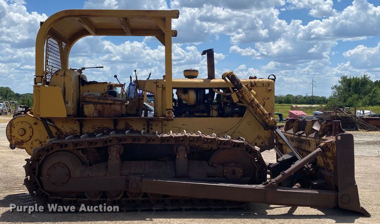 image for item DK6282 1967 Caterpillar D6C  dozer