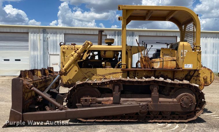 image for item DK6282 1967 Caterpillar D6C  dozer