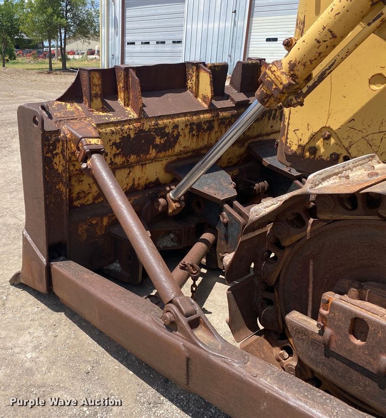 image for item DK6282 1967 Caterpillar D6C  dozer