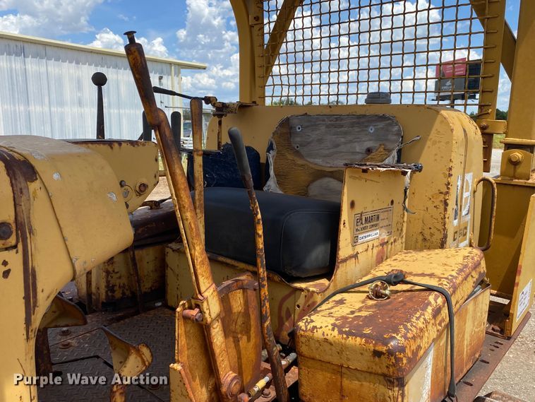 image for item DK6282 1967 Caterpillar D6C  dozer