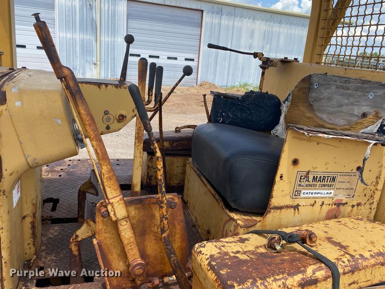 image for item DK6282 1967 Caterpillar D6C  dozer