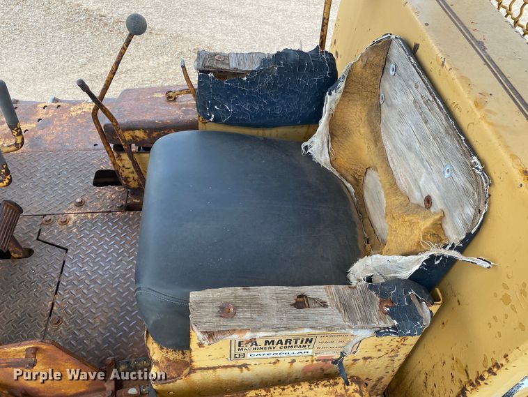 image for item DK6282 1967 Caterpillar D6C  dozer