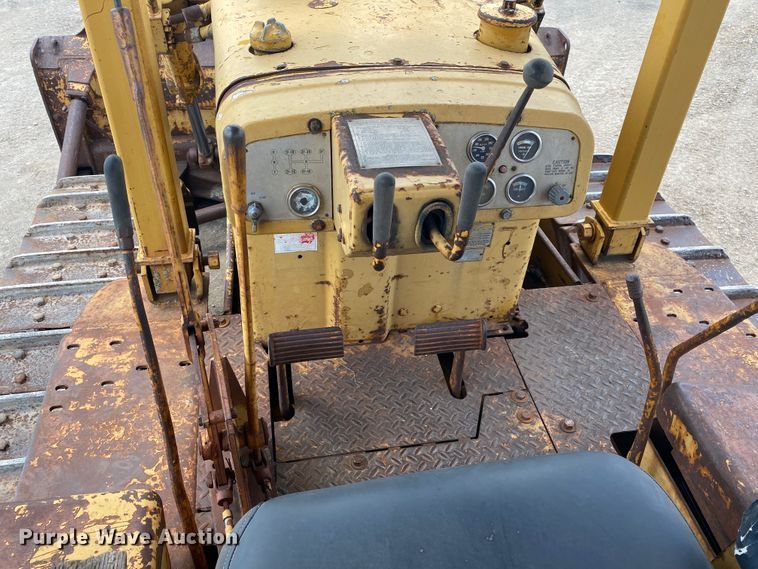 image for item DK6282 1967 Caterpillar D6C  dozer