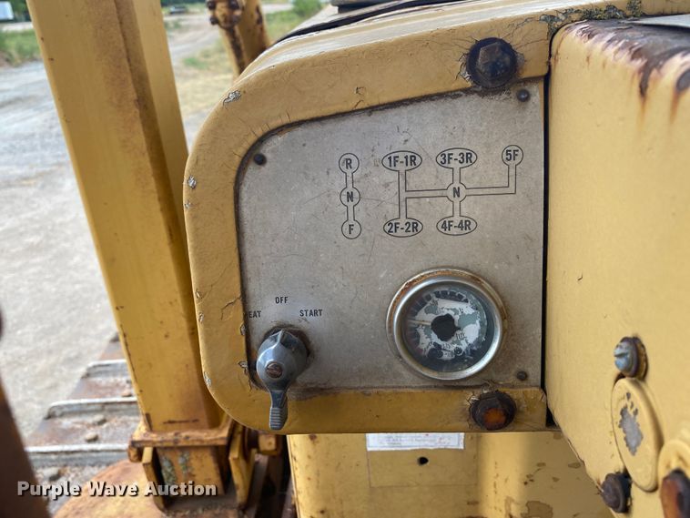 image for item DK6282 1967 Caterpillar D6C  dozer