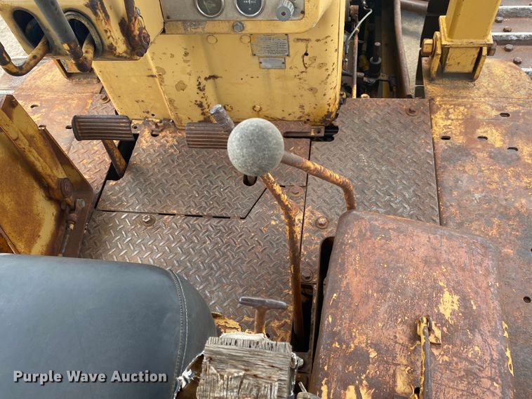 image for item DK6282 1967 Caterpillar D6C  dozer