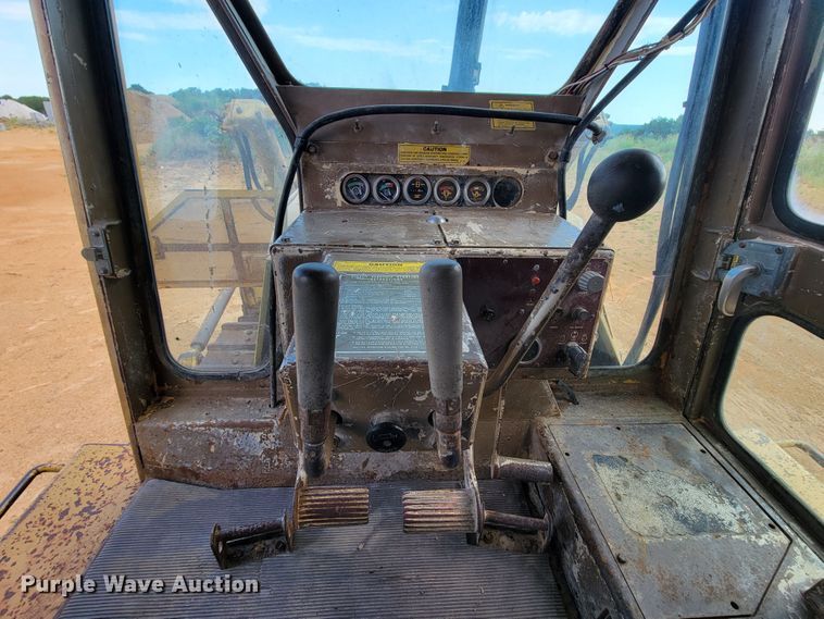 image for item DK6283 1974 Caterpillar D8K  dozer