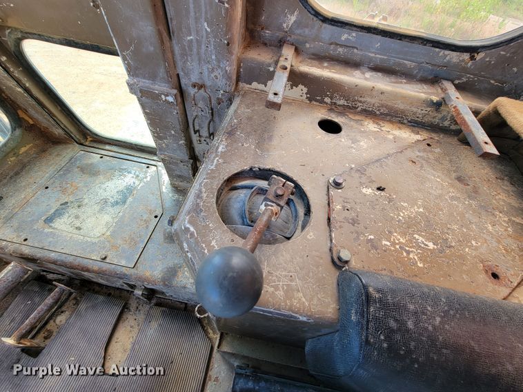 image for item DK6283 1974 Caterpillar D8K  dozer