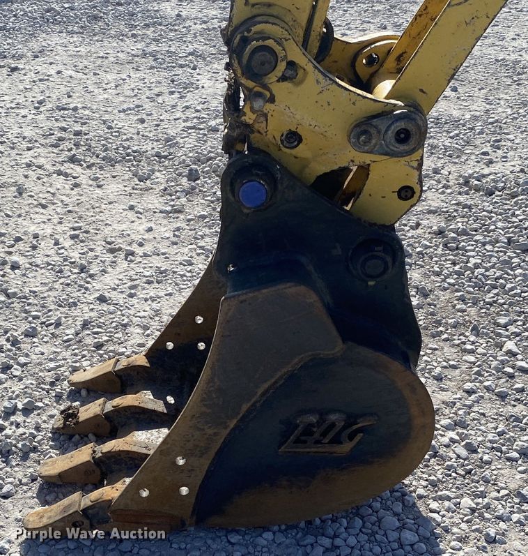 image for item DK6287 2016 Yanmar VI035-6A  mini excavator