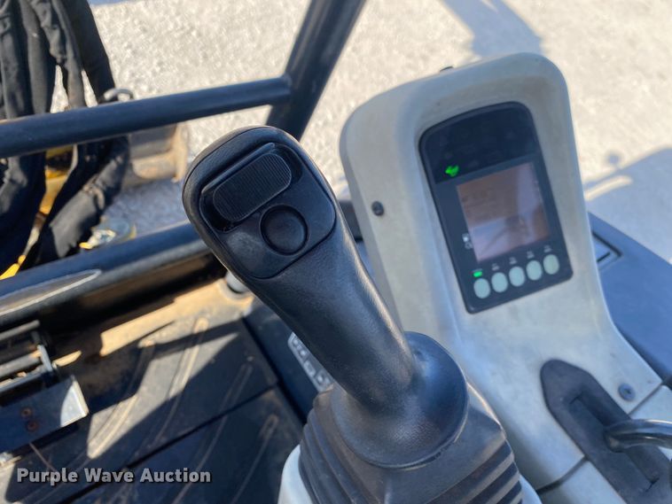 image for item DK6287 2016 Yanmar VI035-6A  mini excavator