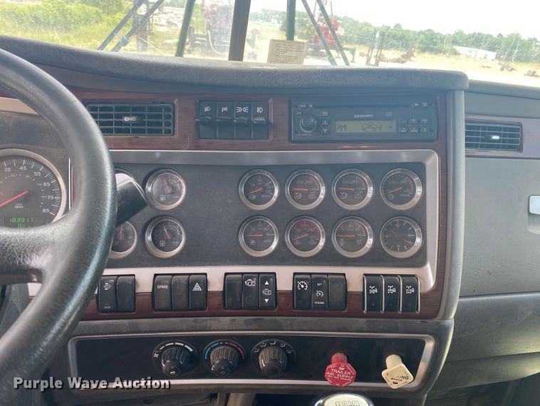 image for item DK6320 2008 Kenworth T800  drilling rig truck