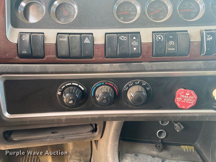 image for item DK6320 2008 Kenworth T800  drilling rig truck