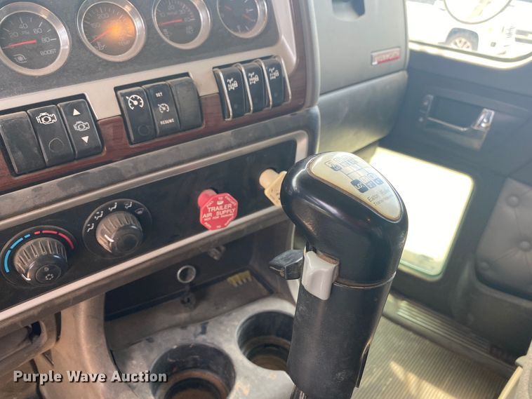 image for item DK6320 2008 Kenworth T800  drilling rig truck