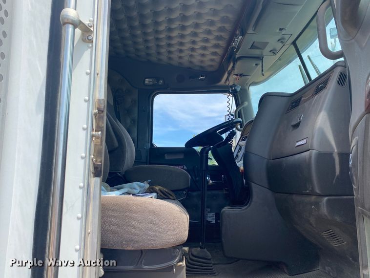 image for item DK6320 2008 Kenworth T800  drilling rig truck