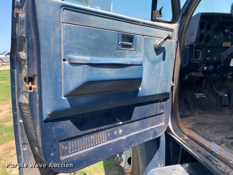 image for item DK6359 1988 Chevrolet C70  grain truck