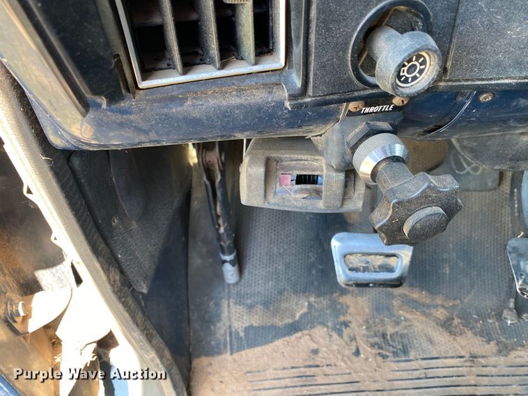 image for item DK6359 1988 Chevrolet C70  grain truck