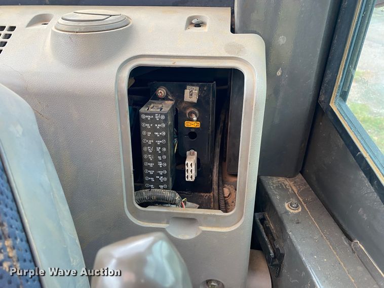 image for item DK6361 2012 Hitachi ZX85USB-3  mini excavator