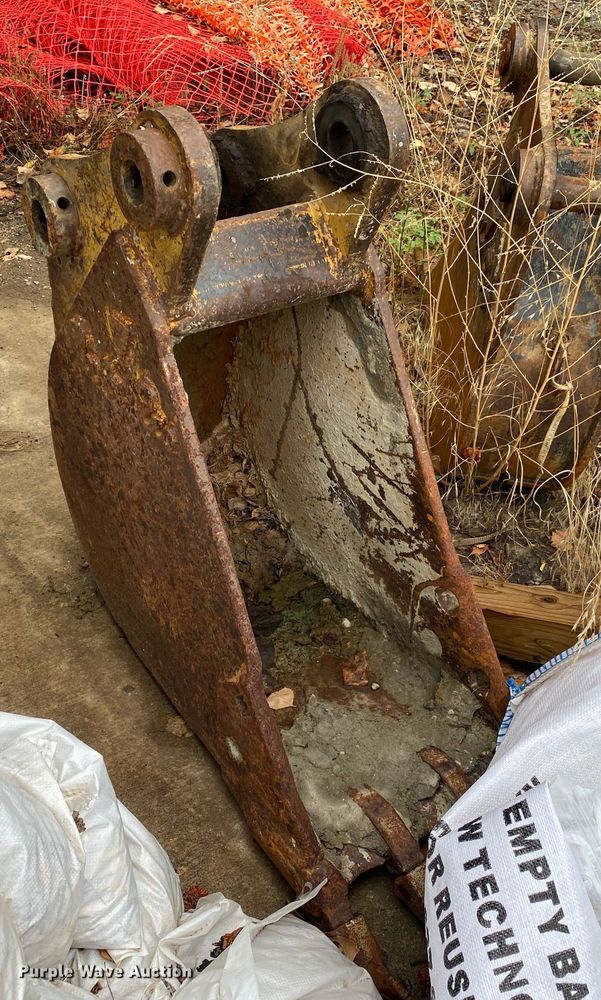 image for item DK6361 2012 Hitachi ZX85USB-3  mini excavator