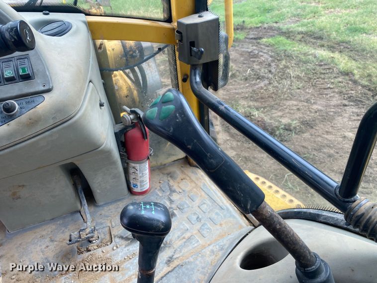 image for item DK6363 2003 Komatsu WB140  backhoe