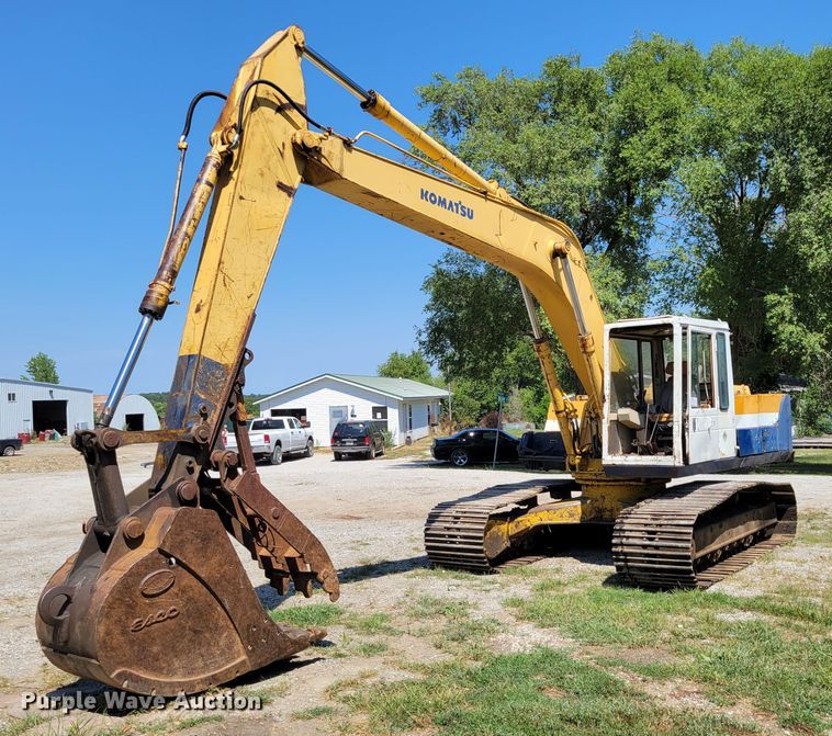 image for item DM2383 Komatsu PC200LC-3  excavator