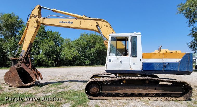 image for item DM2383 Komatsu PC200LC-3  excavator