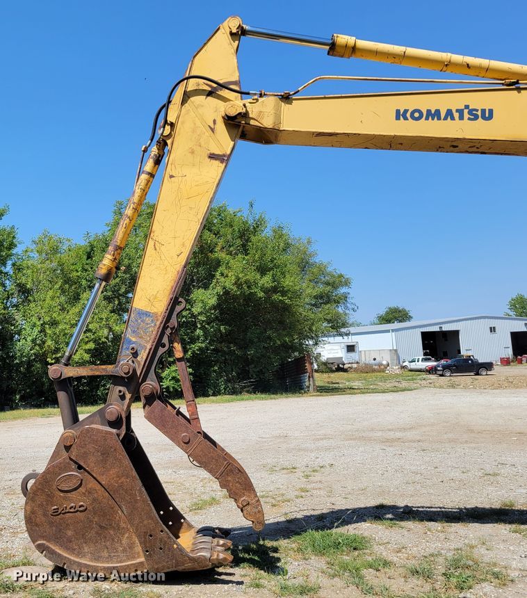 image for item DM2383 Komatsu PC200LC-3  excavator