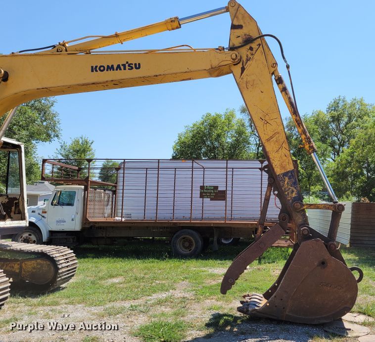 image for item DM2383 Komatsu PC200LC-3  excavator