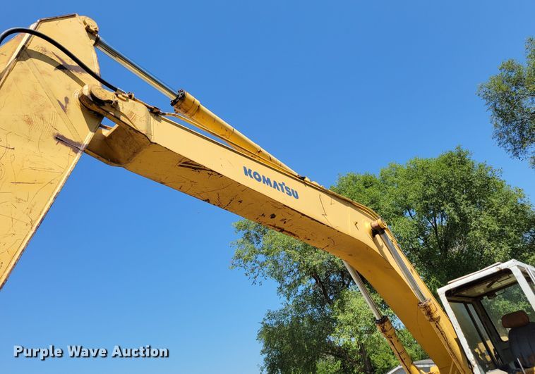 image for item DM2383 Komatsu PC200LC-3  excavator