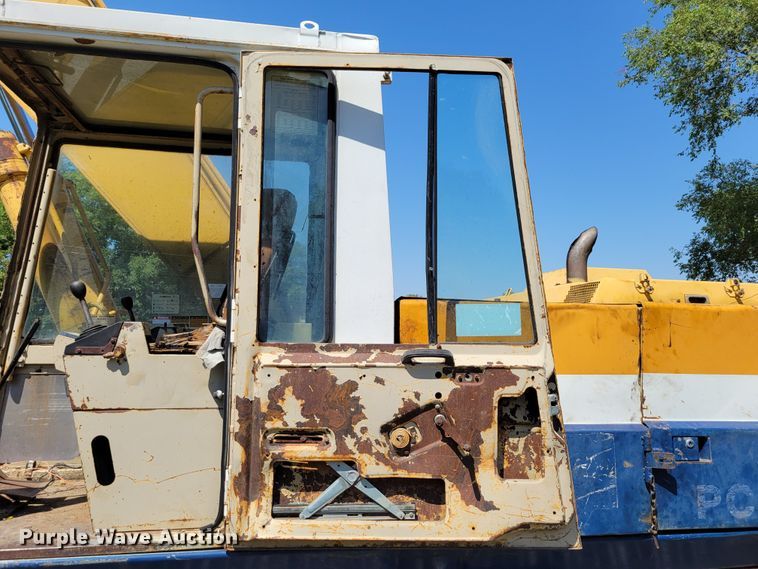 image for item DM2383 Komatsu PC200LC-3  excavator