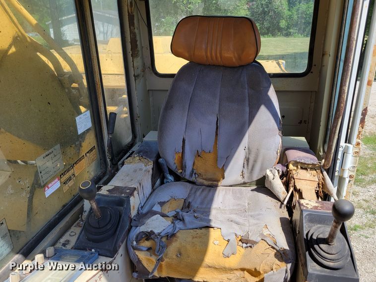 image for item DM2383 Komatsu PC200LC-3  excavator