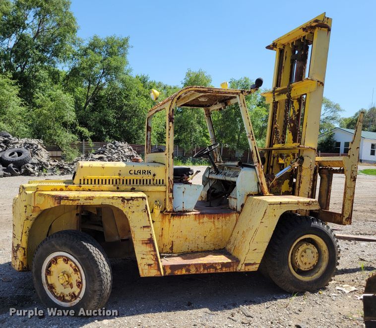 image for item DM2384 Yardlift CHY160B  forklift