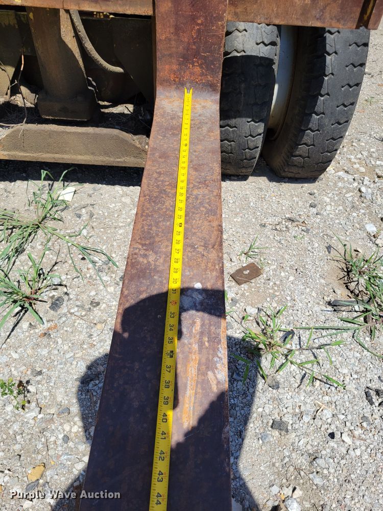 image for item DM2384 Yardlift CHY160B  forklift