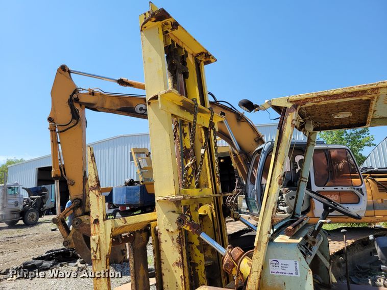 image for item DM2384 Yardlift CHY160B  forklift