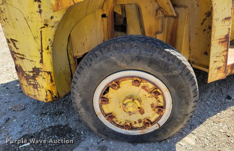 image for item DM2384 Yardlift CHY160B  forklift