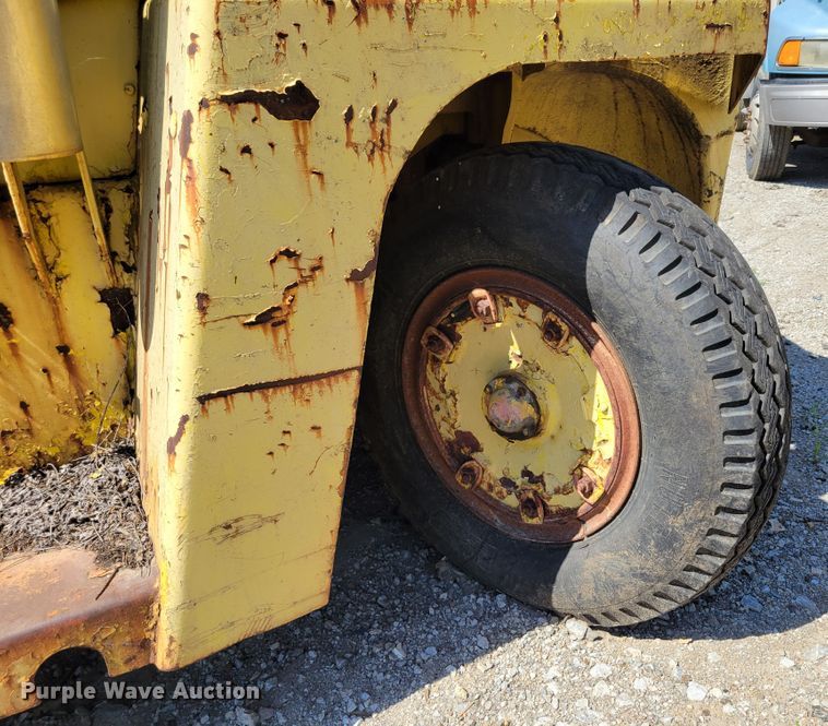 image for item DM2384 Yardlift CHY160B  forklift