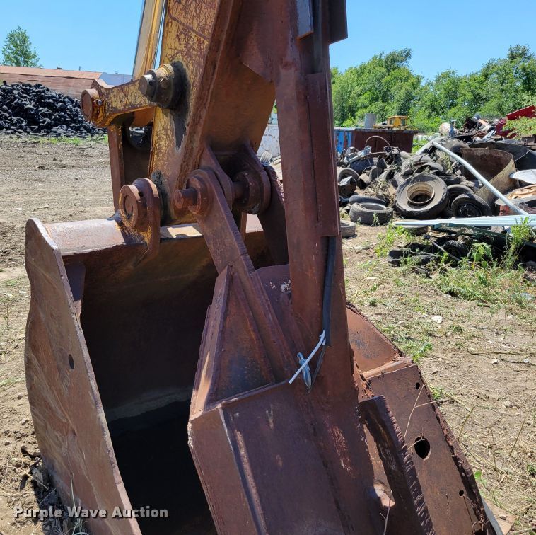 image for item DM2386 1990 Caterpillar E240  excavator