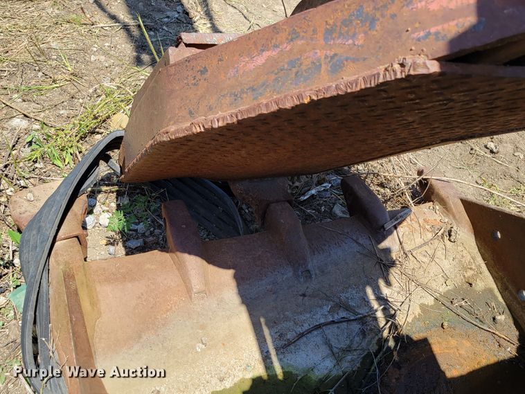 image for item DM2386 1990 Caterpillar E240  excavator