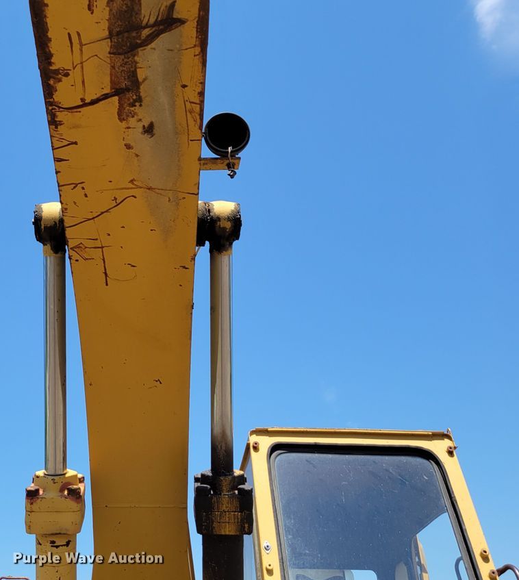 image for item DM2386 1990 Caterpillar E240  excavator