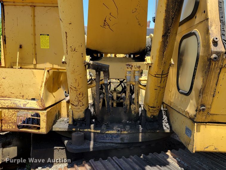 image for item DM2386 1990 Caterpillar E240  excavator