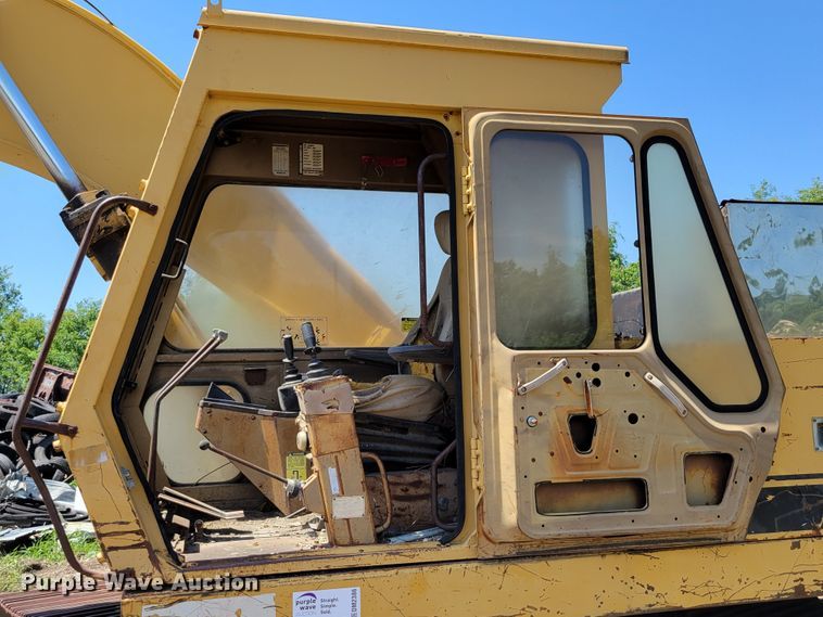image for item DM2386 1990 Caterpillar E240  excavator